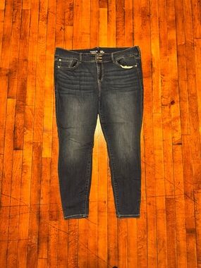Torrid Medium Wash Jegging Skinny High-Rise Jean Size 22T (tall)